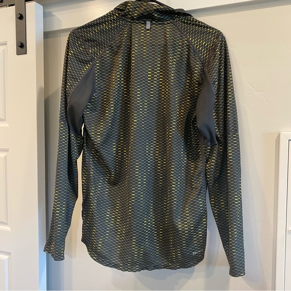 Nike Drifit Long Sleeve Size Medium - Picture 3 of 5